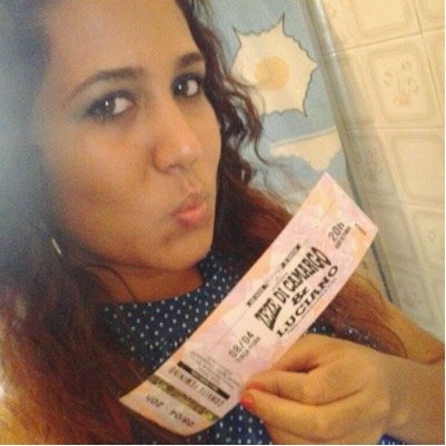 Neurótica, paranoica... degenerada. E, como costumo Dizer, Completamente Tarada. Mas louca de amor... Louca de amor por vocês!!! ♥@zcloficial Eu AmO VcS♥