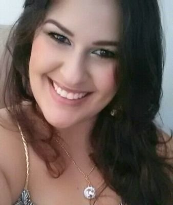 Larissa Freaza