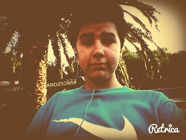 Hi,I play the electric guitar, the guitar and the drums
I'm directioner boy, belieber boy, auryner boy, rusher boy and more.
I live in Barcelona/Spain