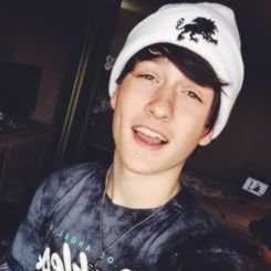 youtubers + viners + music + food + wifi = my life
