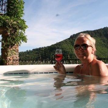 drdavidhart's profile picture. Married 2 Barbee 4 more than 30 years We spend most time en Mars (South of France) but love to spend time @ our flats in Glasgow and Beaulieu sur mer!