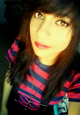Uma garota nerd que ama anime,games,mángas e rock ,sou fofa baixinha e simpatica (segue lá no instagram @sara_drigues ) vlw seguirei de volta !