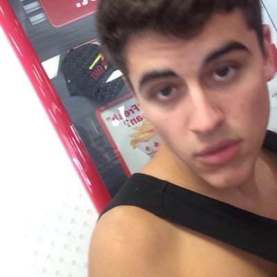 FOLLOW AND RT FOR @camscurves