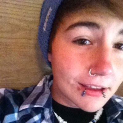 Kaysha/ KJ. Seventeen. I like my fiance, that's all. 3 10.15.13 is the best day of my life. Emily 3