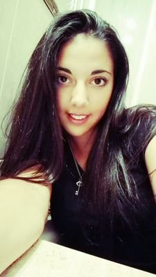 Más allá del límite de la locura,donde sentir es una forma de vida.Amante de la bachata.Quimicucha de la UAH.
