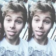 Follow @mikeyskittenX please