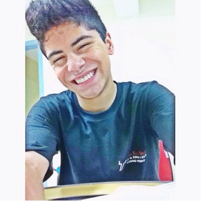 Eu e você não temos absolutamente nada em comum, mas nos tornamos perfeitos um para o outro simplesmente pelos nossos erros.