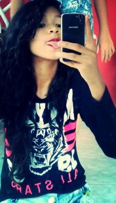 As vezes se eu me distraio se eu não me vigio um instante me transporto
pra perto de você -Pitty♚