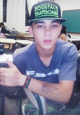 me segue que sigo vcs de volta ...........