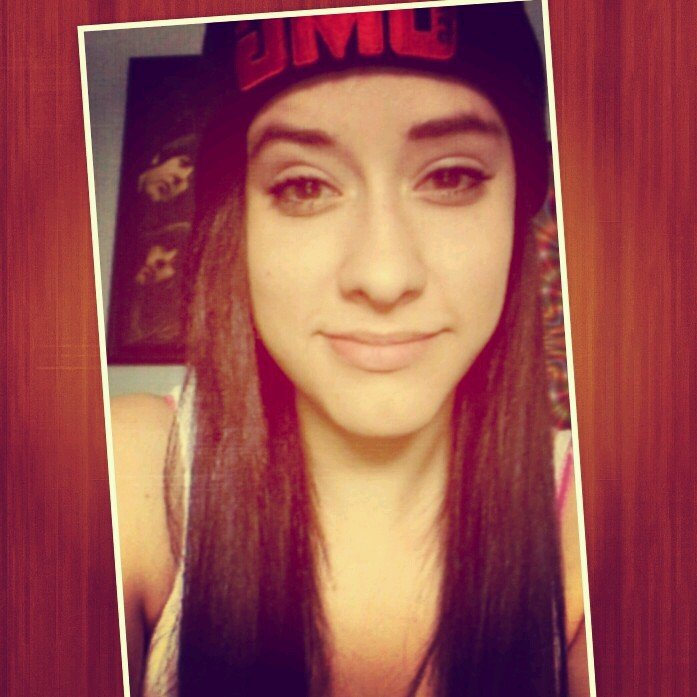 Fuck a heart, its only a weakness So I ripped the shit out and said here nigga keep it ..               	      
FMOI@imperfectly_perfect_btc