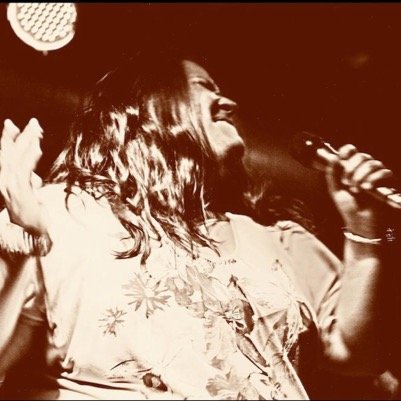 Cantante, compositora e interprete.