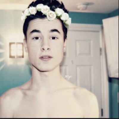 HI PLEASE FOLLOW @killedbycaylen PLEASE!