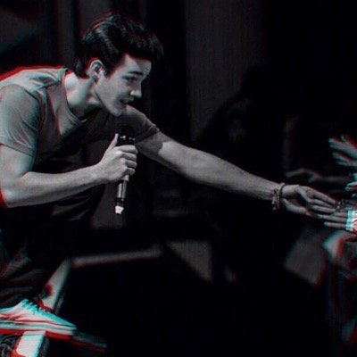 RT AND TAG AARON https://t.co/X0aIiMIxvA
