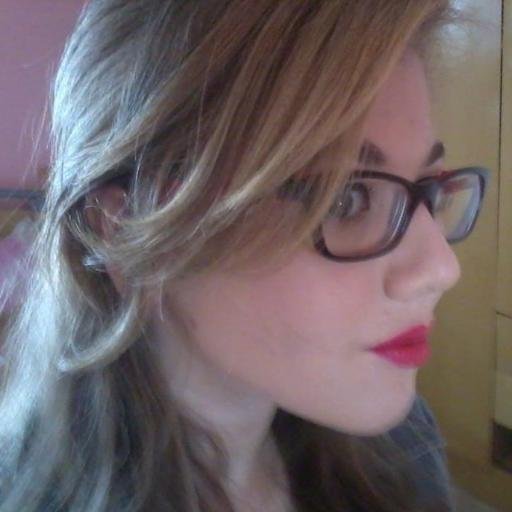 Sou a menina da foto e que posta esses tweets!