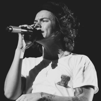 can you please follow me on my main @1994styls https://t.co/P92zLxhj6A