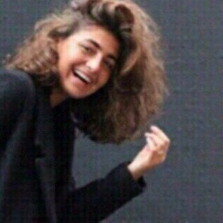 : ' ولآ زلت آخبي لگ ؛ حبآ لآ يتحملہِّ أي قلب ♡ !