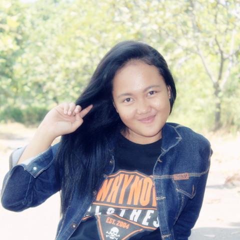 tukang tambal ban kereta api (y) . penggemar masakan padang (it's oke) . R.D.S.I  :*