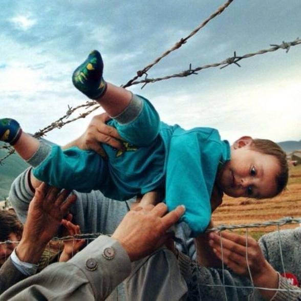 photohistoire's profile picture. Churchill disait:Un peuple qui oublie son passé se condamne à le revivre je vous invite donc à découvrir ou redécouvrir les photos qui ont marqué notre histoire