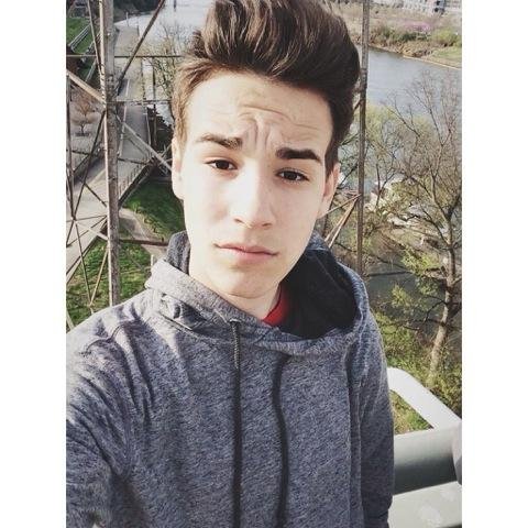 tienes un moco