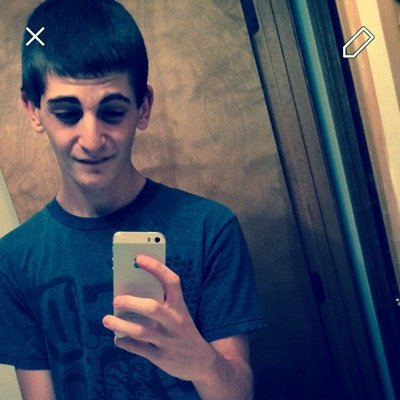 SeanRussi's profile picture. i like to eat chickens!!!

snapchat= seanrusso1