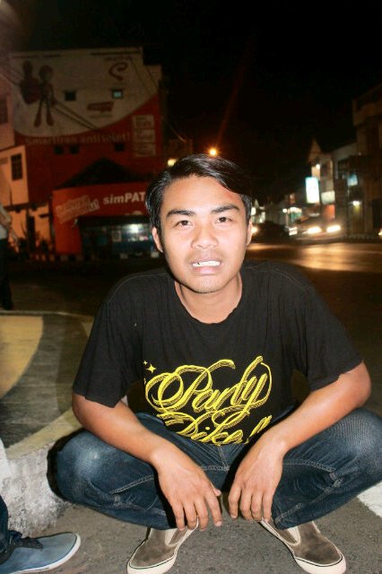 tergantung cau nu di warung
