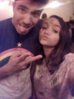 Mas ao acordar e saber que você está lá, torna tudo tão bom. Fc criado 13 de Novembro de 2013. Fã desde 2011