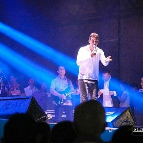 Quartetomgb's profile picture. Cantor, Servo do Deus Altíssimo, casado com Naxielly Martins pai de Sophia Vitoria. Contatos para eventos: (88) 99498923 (85) 91612720