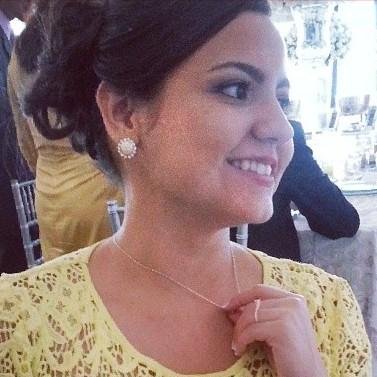 SarahAlencar's profile picture. Jornalista em eterna busca. 
Oriento-me na cruz, ocidento-me no amor.
