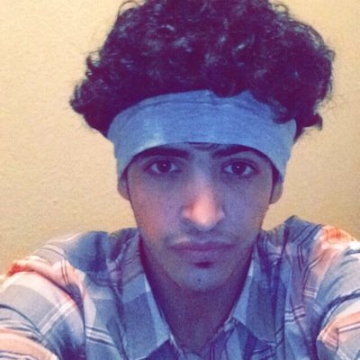 عمري ٢٢ممحون ابي من اللي عمره 25الى٣٠ ويكون نحيف