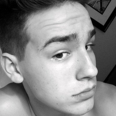 comfessionsomg's profile picture. dm me your confessions and i'll post it anonymously (;