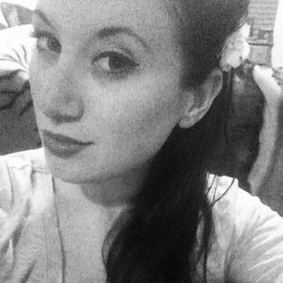 My name is chelsea im a mommy,,love crossfit,pen pals,crafts, softball,reading,filofax,and photography.