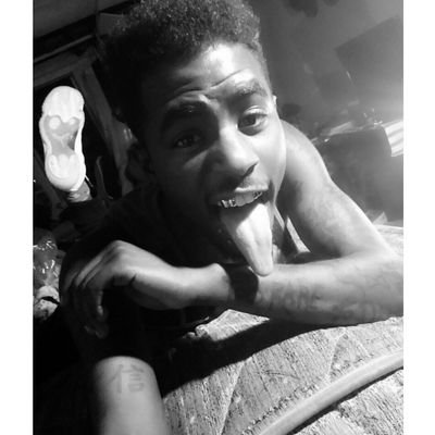 Check out my new MIXTAPE #Smokesession http://t.co/AGlTGNoKSR Follow|Me on IG| @stuttering_Lukey