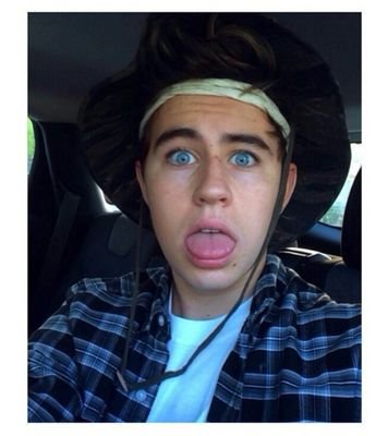 Jennette Mccurdy Follows.Cody Simpson Follows.                        WAITING FOR NASH AND CAMERON FOLLOW.
