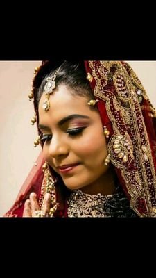 Hi,
I am a Freelance Makeup / Henna Artist cum Beauty Trainer.
I provide beauty services at affordable price. 10years experience in this beauty field and many m