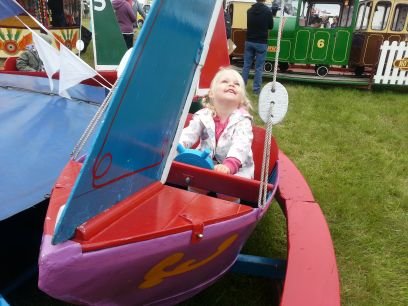 Dad to Jess,Photographer,Huge f1 fan,Karting obsessed,Tiny attention span.