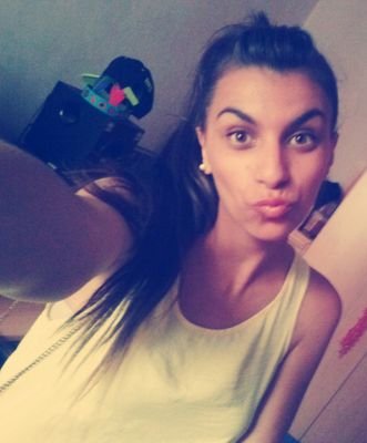 Empezando de 0, pasota por naturaleza y si te molesta pues te jodes ✌ Con las ideas muy claras y MUY FELIZ ☺ Queriendo mucho a #myHippyMcFlay [*PaQuiittO∞*]☜♥