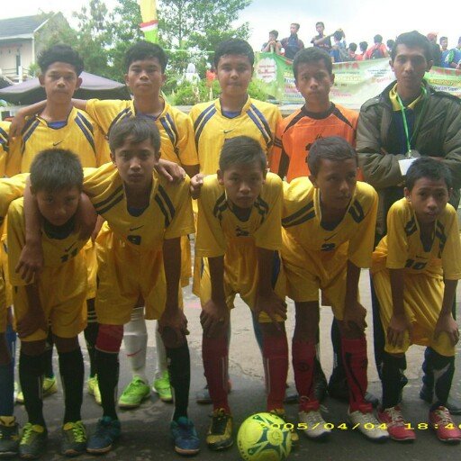 Futsal untuk menjalin silaturahmi...
Jadilah Kawan bukan lawan...
Di tanah pasundan kami ada...
Salam Olahraga...
Cp : Aldy 7434EFBF