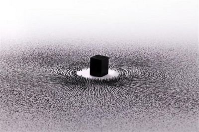 روحي راقية تبحث عن الابداع شغوفة بالكيمياء مهووسة بالروبوت