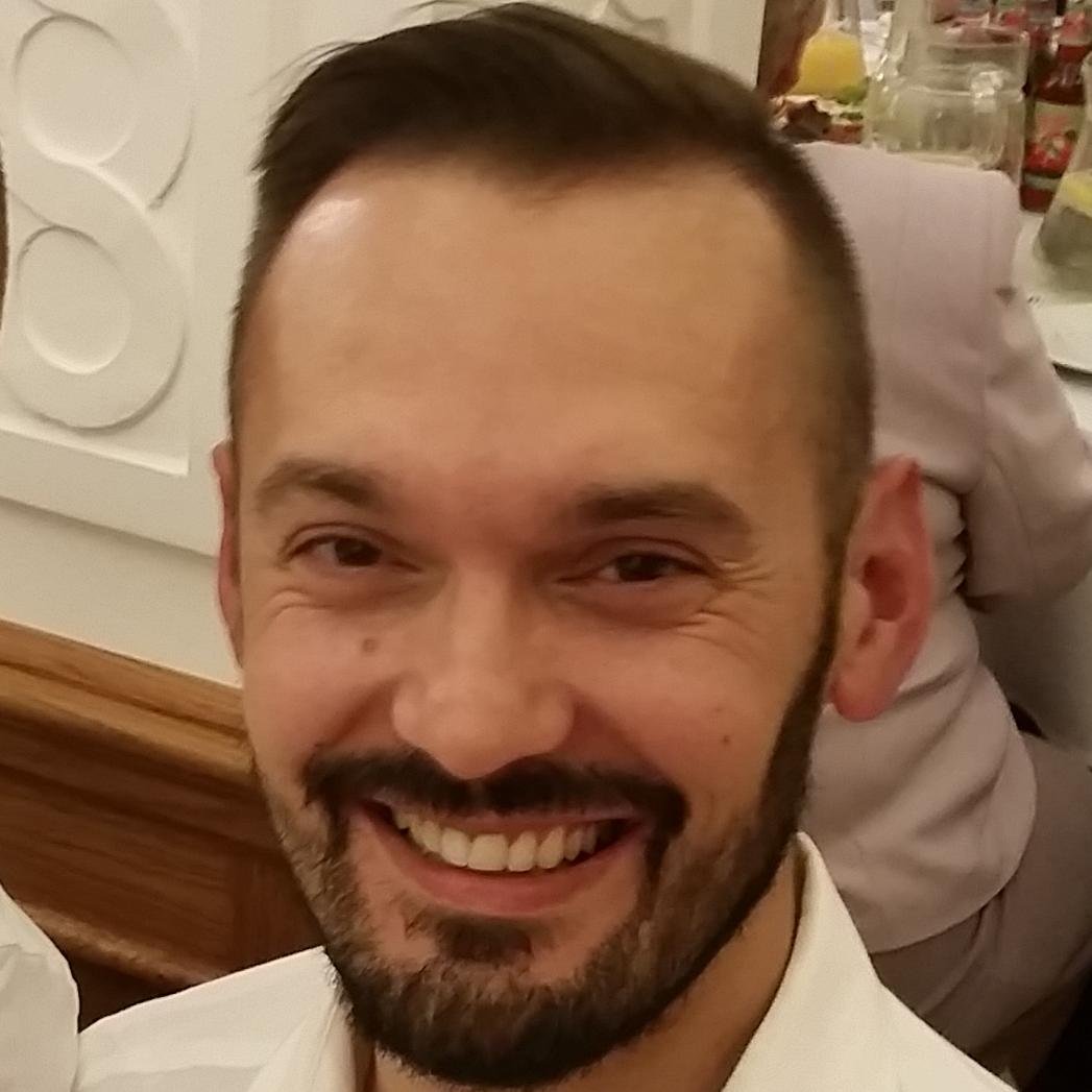 cinnek's profile picture. Squash player, biking, snowboarding, F1, MotoGP,
Sport and jewelry enthusiast