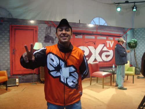 Locutor de exa FM en Celaya, Egresado de la UVAQ Integrante del equipo en la estación Romántica 740 am. Apasionado de la lectura y las aventuras Yeah
