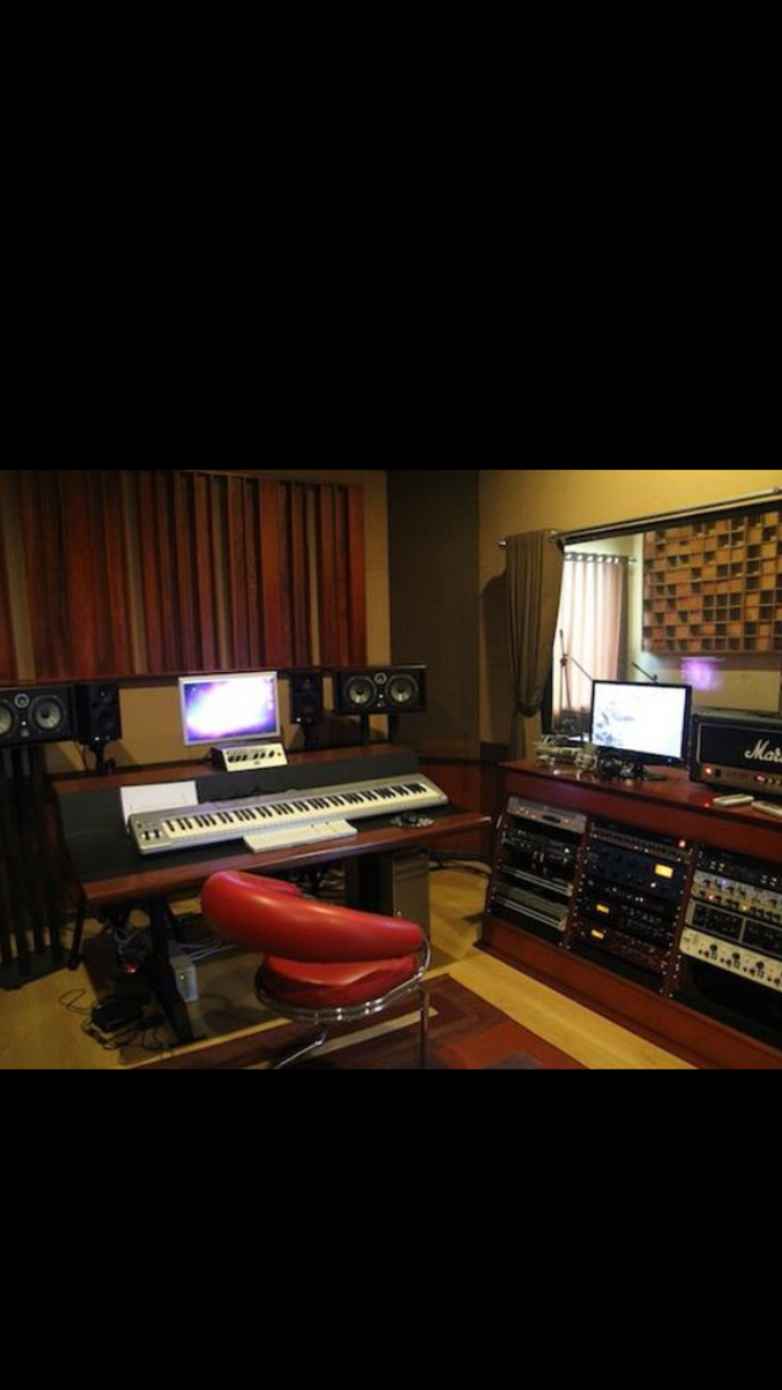 RECORDING,MIXING,MASTERING,MUSIC PRODUCTION. Cp : 08568127003