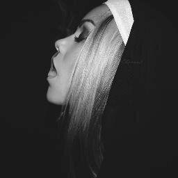 Polinaa____'s profile picture. В океане вода превратилась в ртуть.
Закрывай глаза .. - продолжай тонуть