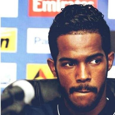 هلالي وفتخر واتابع الي يتابعني