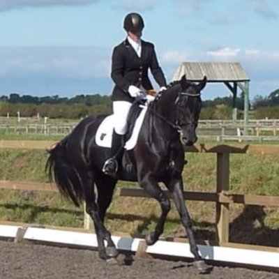 nicola_evan's profile picture. 