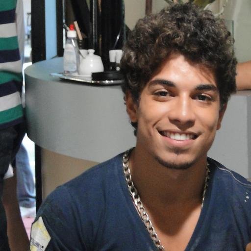 Sempre fui sonhador, é isso que me mantém vivo