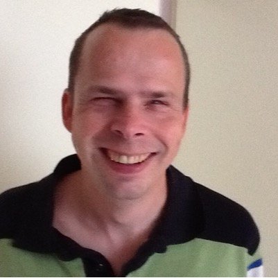 Welkom bij TimeforAccess. Samen met mijn vrienden presenteer ik in mijn uitzending onderwerpen op het gebied van toegankelijkheid voor mensen met een handicap.