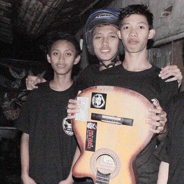 outSIDer REBEL (y)