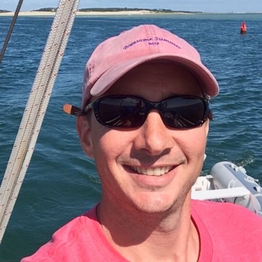 Father of three, sailor, runner, squash player. Marketing, e-commerce, digital, online education, and product strategy by day.