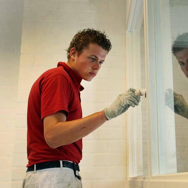 R. Broekman Schilderwerken, de man die u zoekt, als het gaat om Schilderwerk, wandafwerking en glasplaatsing. Bel gerust voor een vrijblijvende offerte.