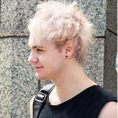 cashtonfeatmuke's profile picture. You're beautiful ❤ @Iheart_cash